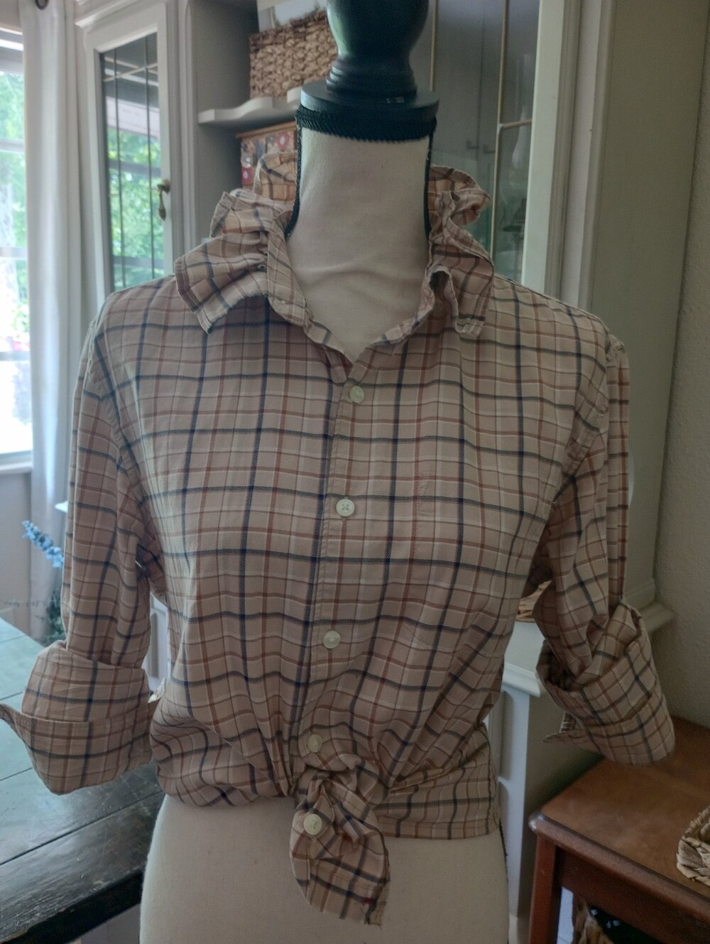 Cropped Plaid Button-Up Shirt in Beige and Navy